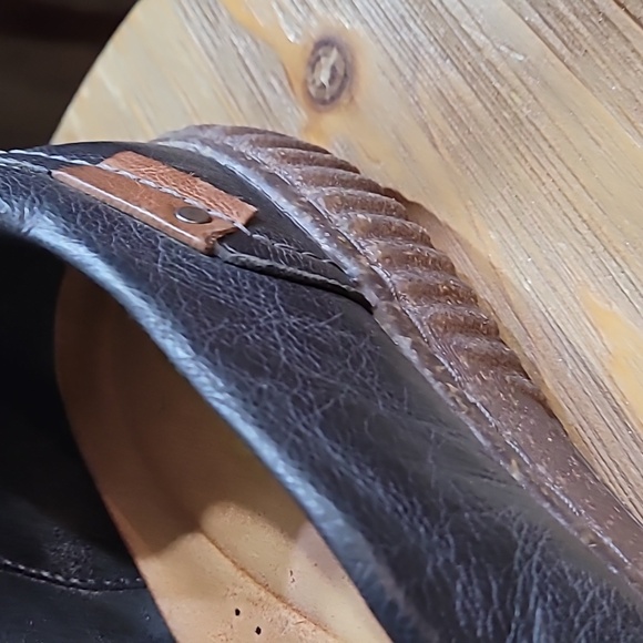 Comfy Clarks black moccasins - Picture 8 of 16